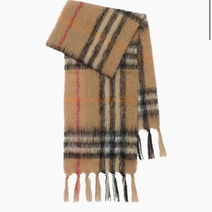 NWT Classic Burberry Wool Scarf